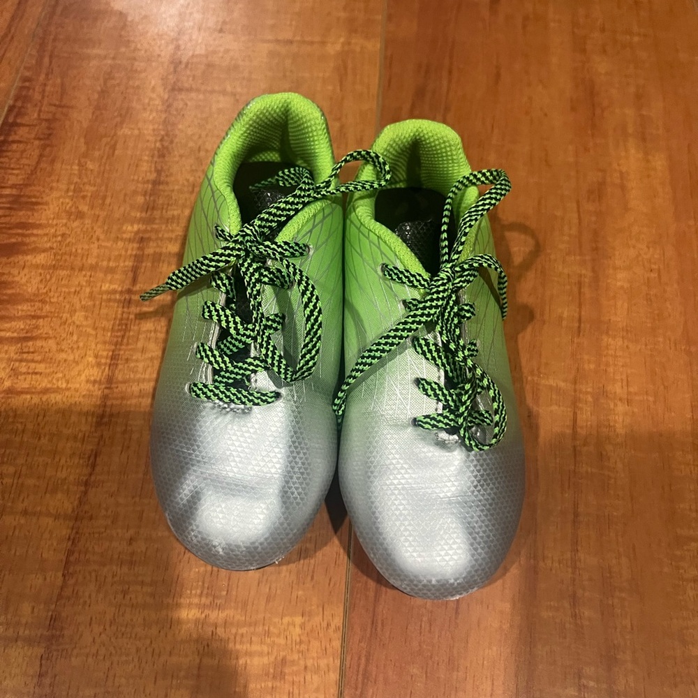 Soccer cleats